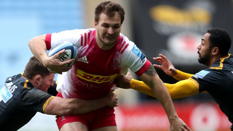 Andre Esterhuizen punches through the Wasps defence