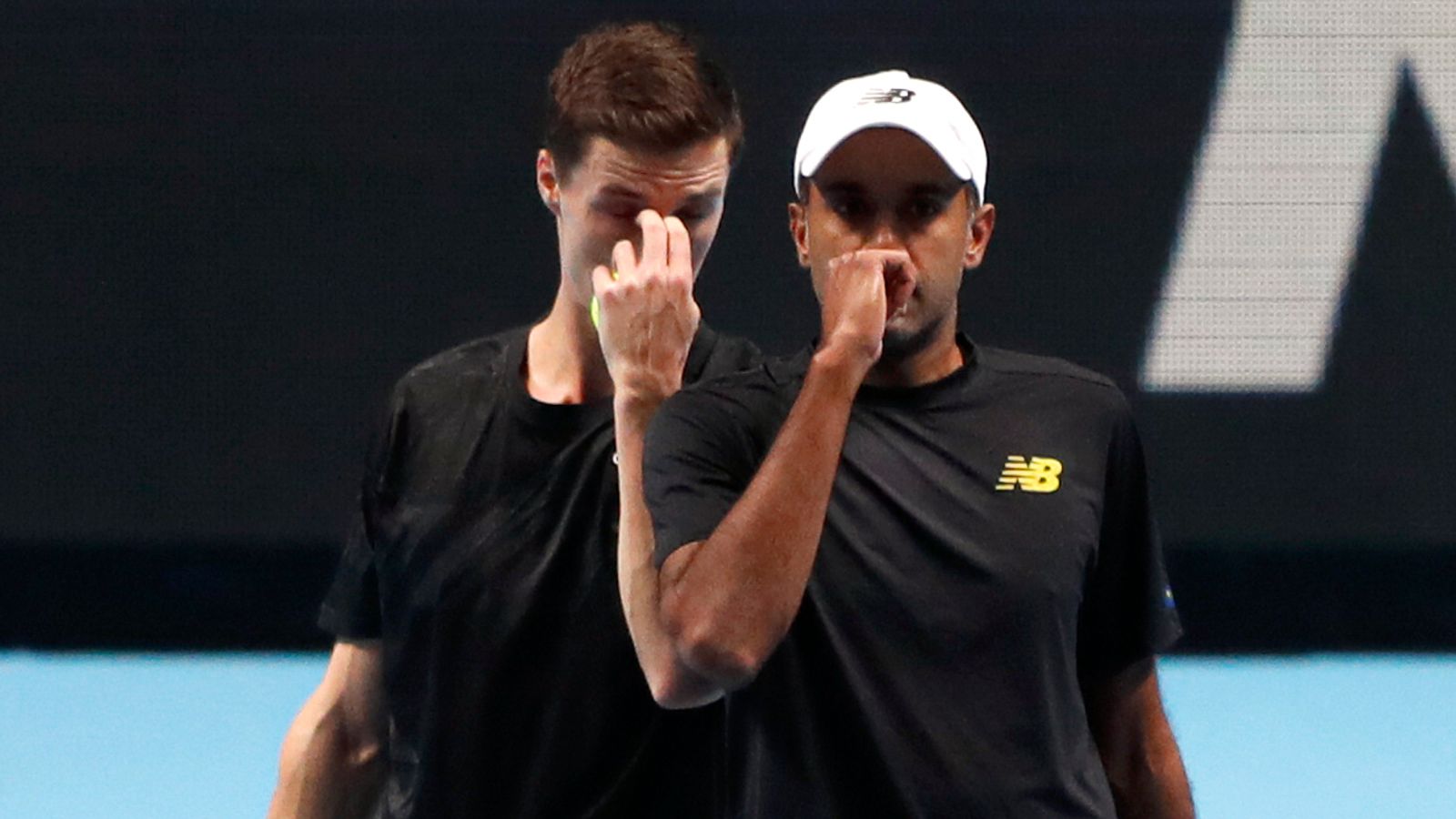 Photo of Australian Open: Joe Salisbury a Rajiv Ram zvíťazili nad Jamie Murrayom ​​a Brunom Soaresom  Tenisové novinky