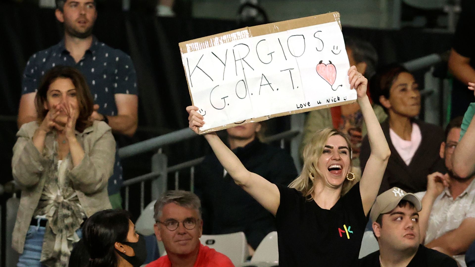 Crowds to return to Australian Open