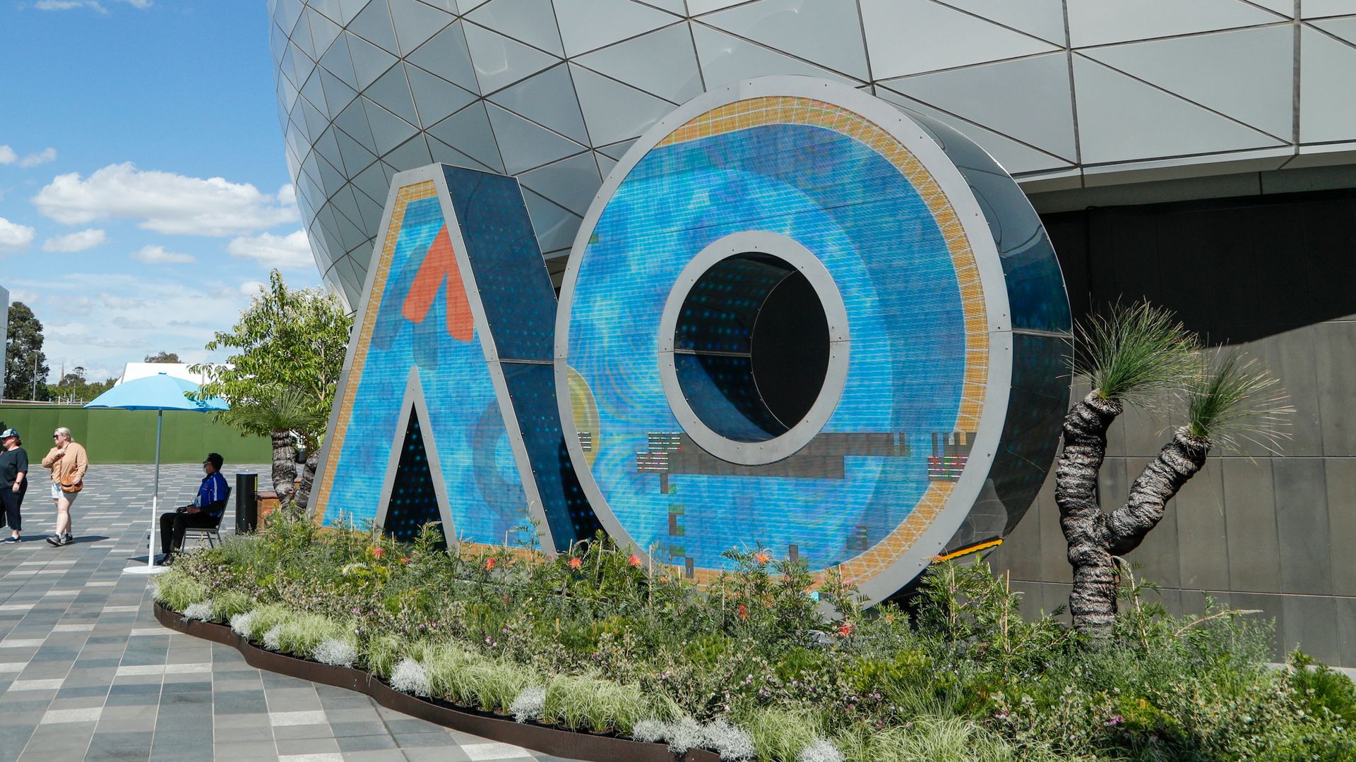 No fans at Australian Open as Melbourne returns to lockdown