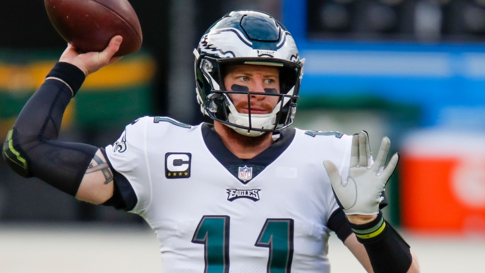 Eagles QB Wentz traded to Colts