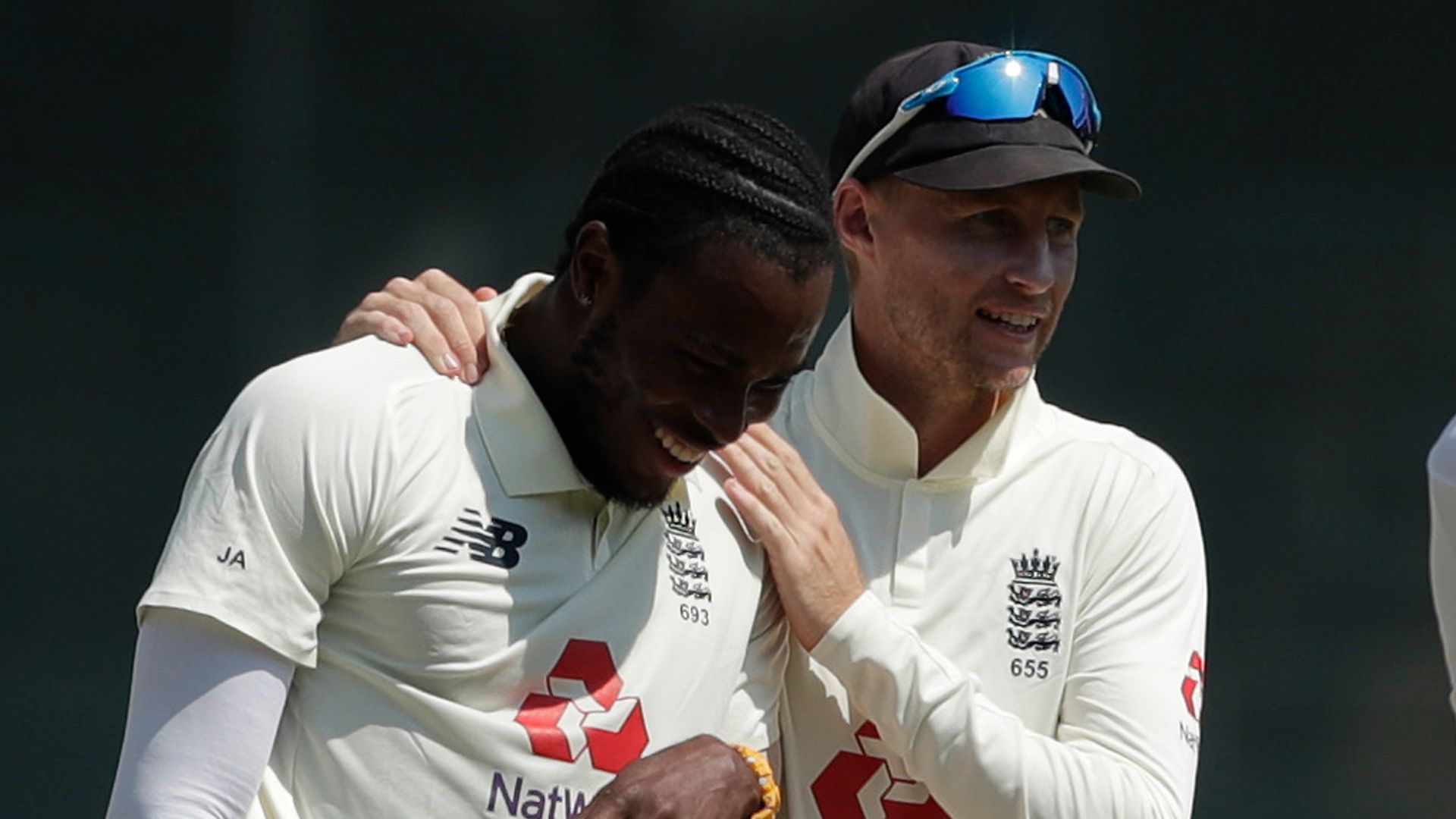 Archer and Bess thwart India's big guns