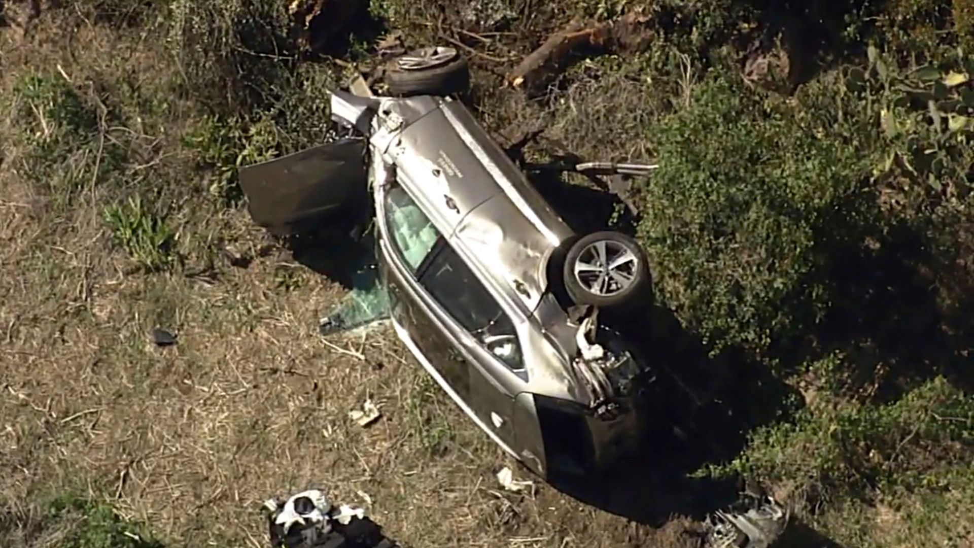 Woods has surgery for 'significant leg injuries' in car crash