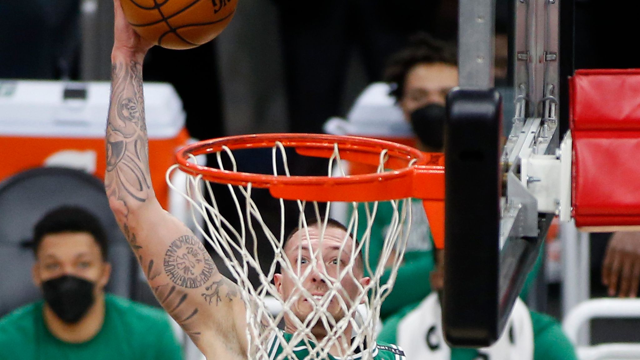 NBA at フィフティ Plays of the Night: February 7 | NBA News | Sky Sports