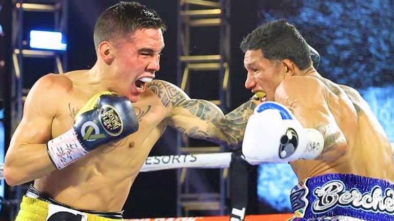 Oscar Valdez detuvo a Miguel Berchelt para reclamar el cinturón del CMB 