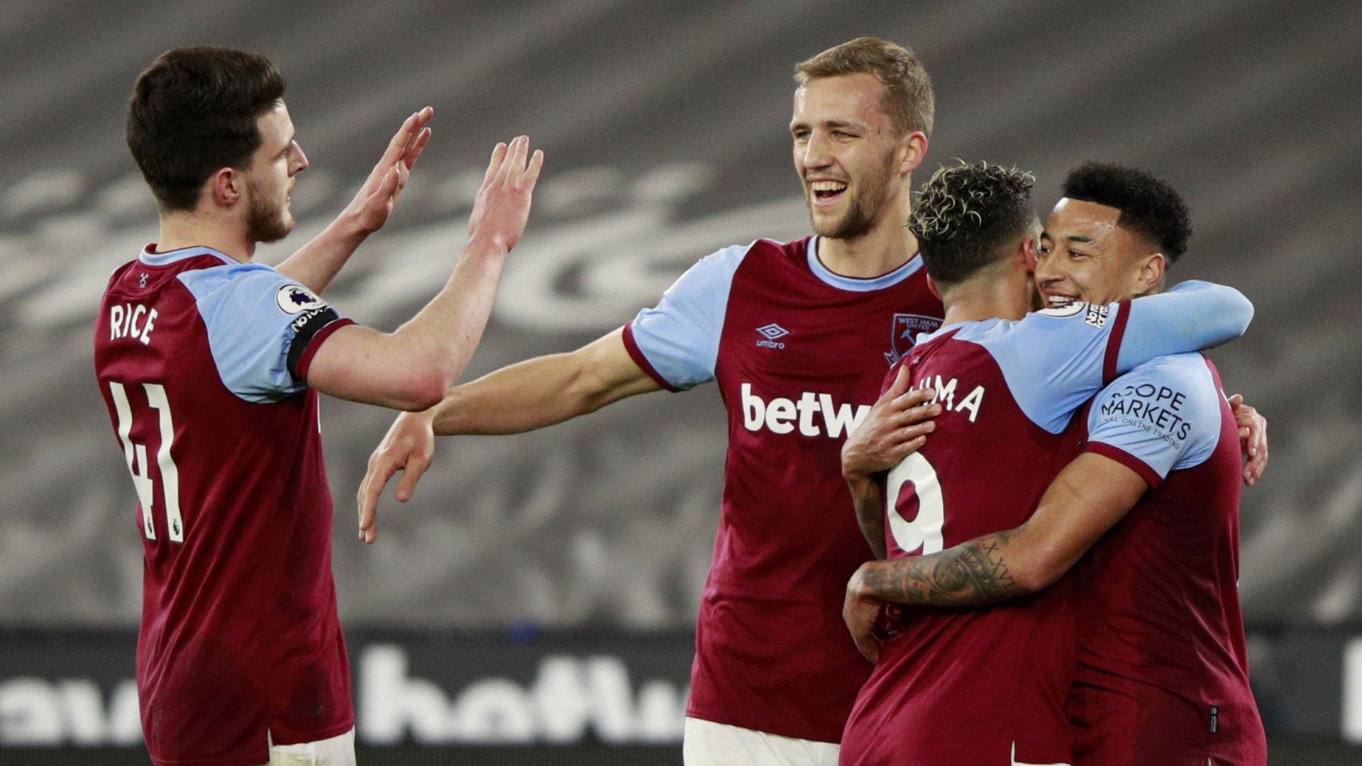 Lingard, Dawson lift West Ham fifth with Leeds win