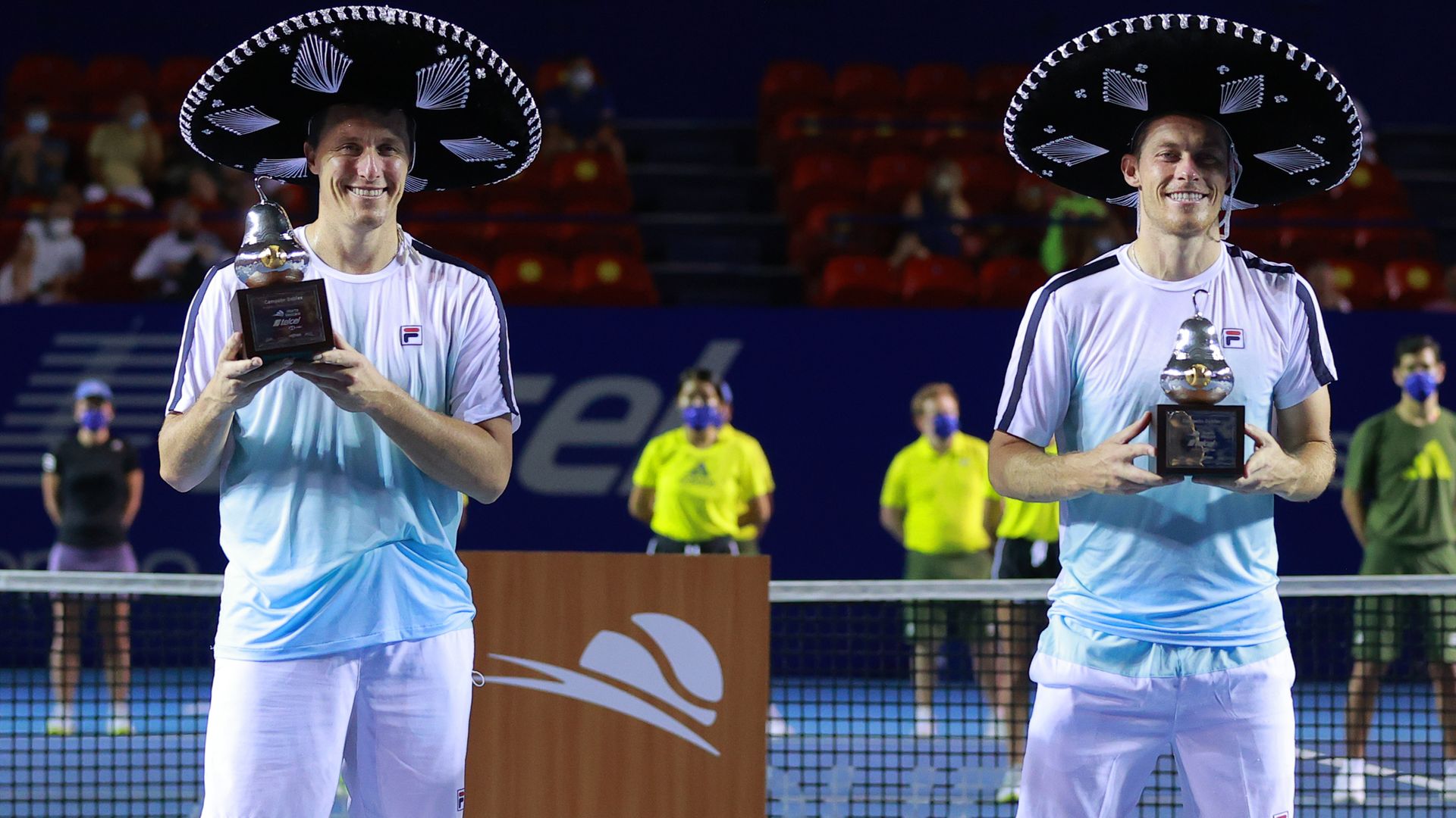 British brothers Ken and Neal Skupski win in Acapulco