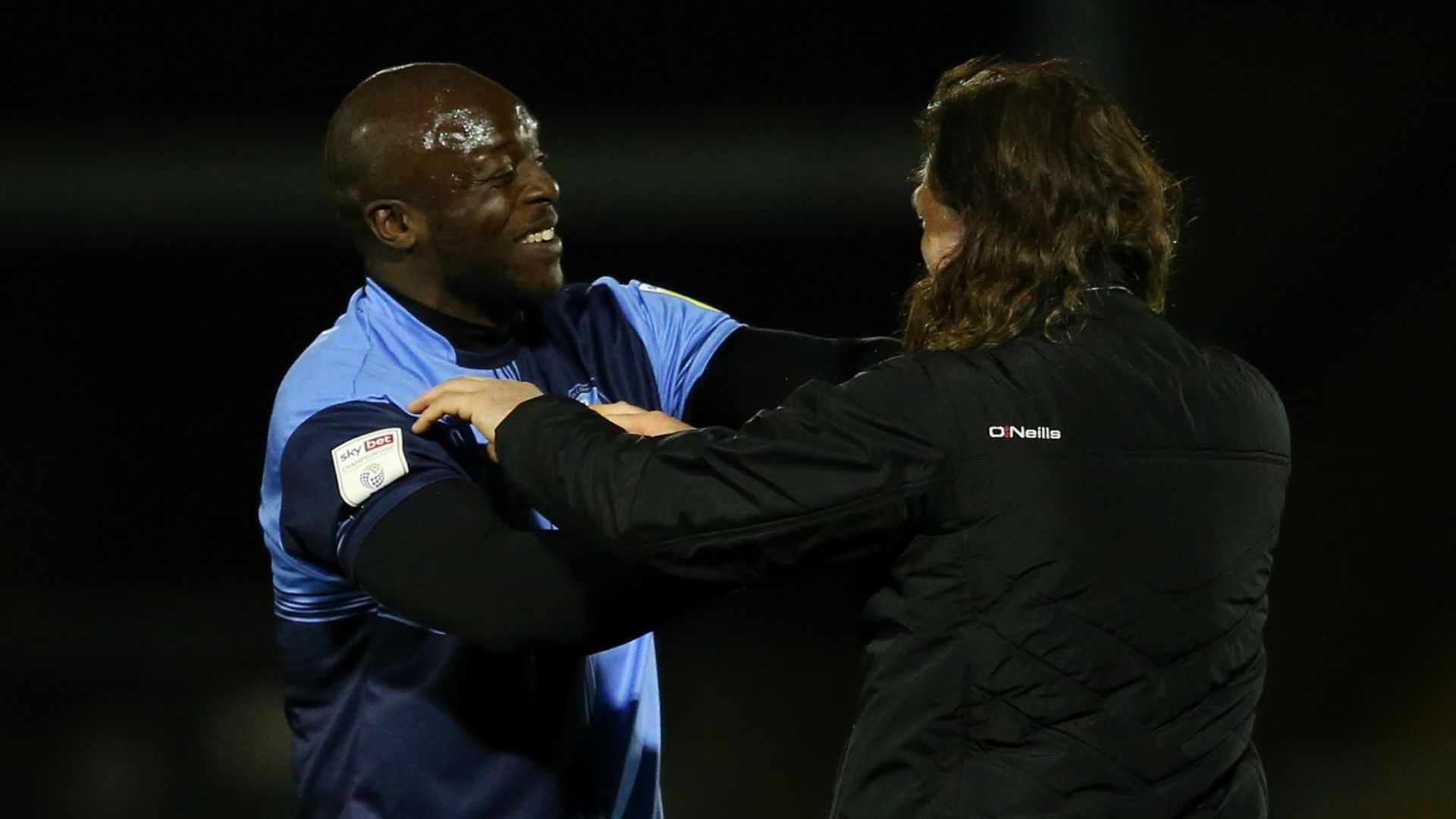 Akinfenwa's last-gasp pen keeps Wycombe dream alive