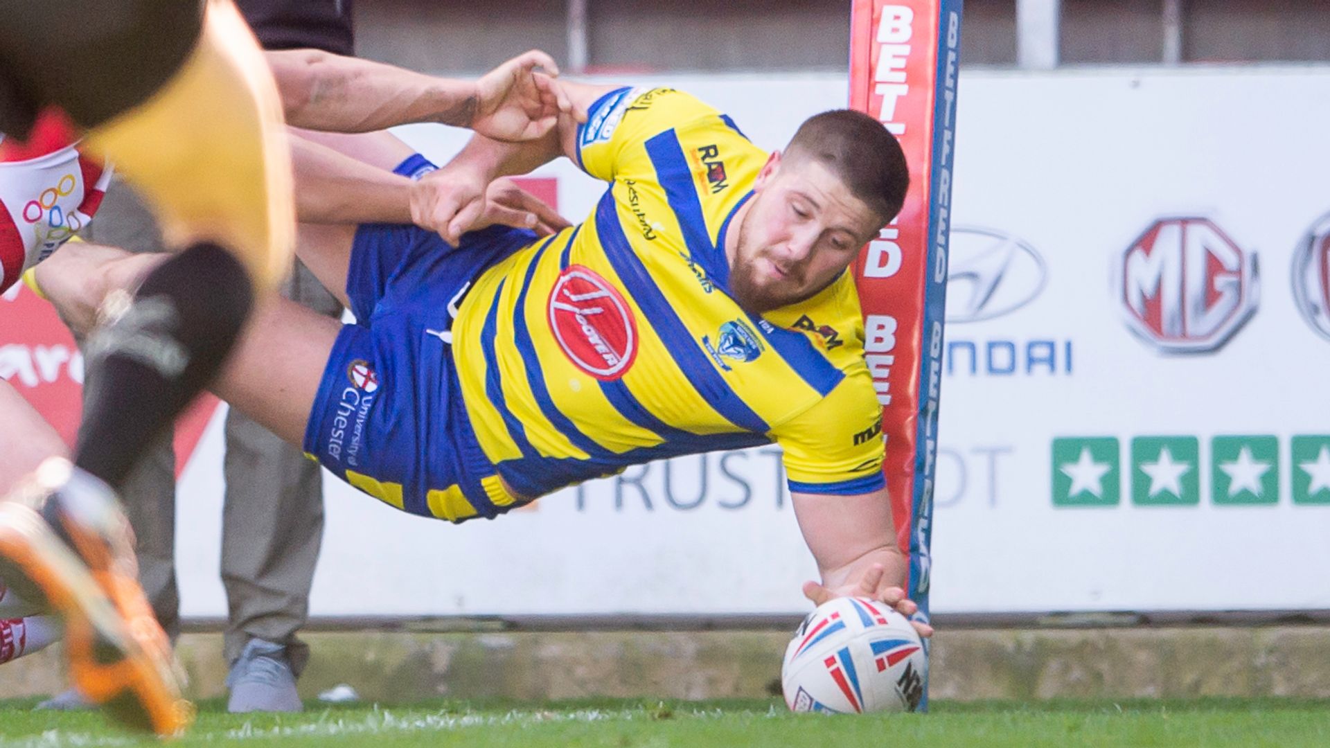 Wakefield sign Lineham and Hood for 2022