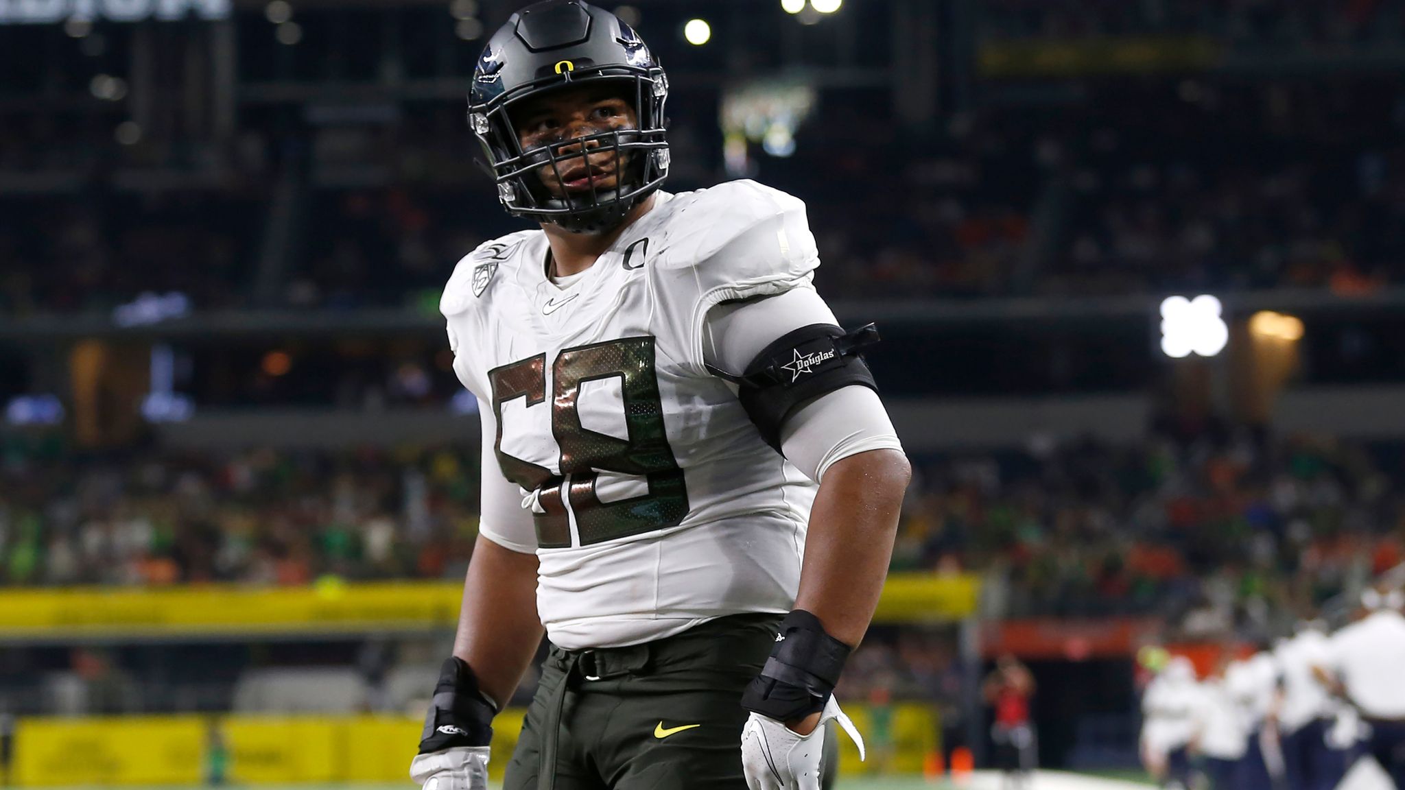 NFL Mock Draft Roundup: Daniel Jeremiah has Falcons drafting Oregon  cornerback at No. 8 overall