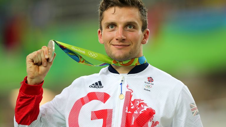 El británico Callum Skinner ganó el oro en la carrera del equipo en Río 2016