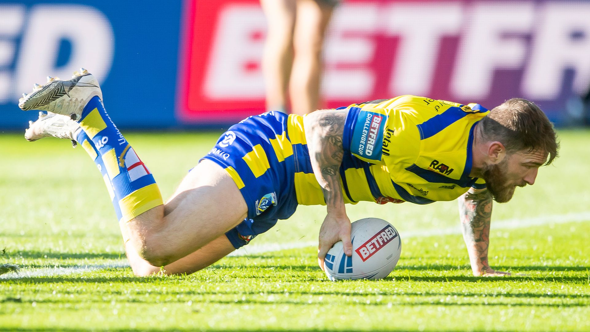 Wolves knock out Catalans to make semis