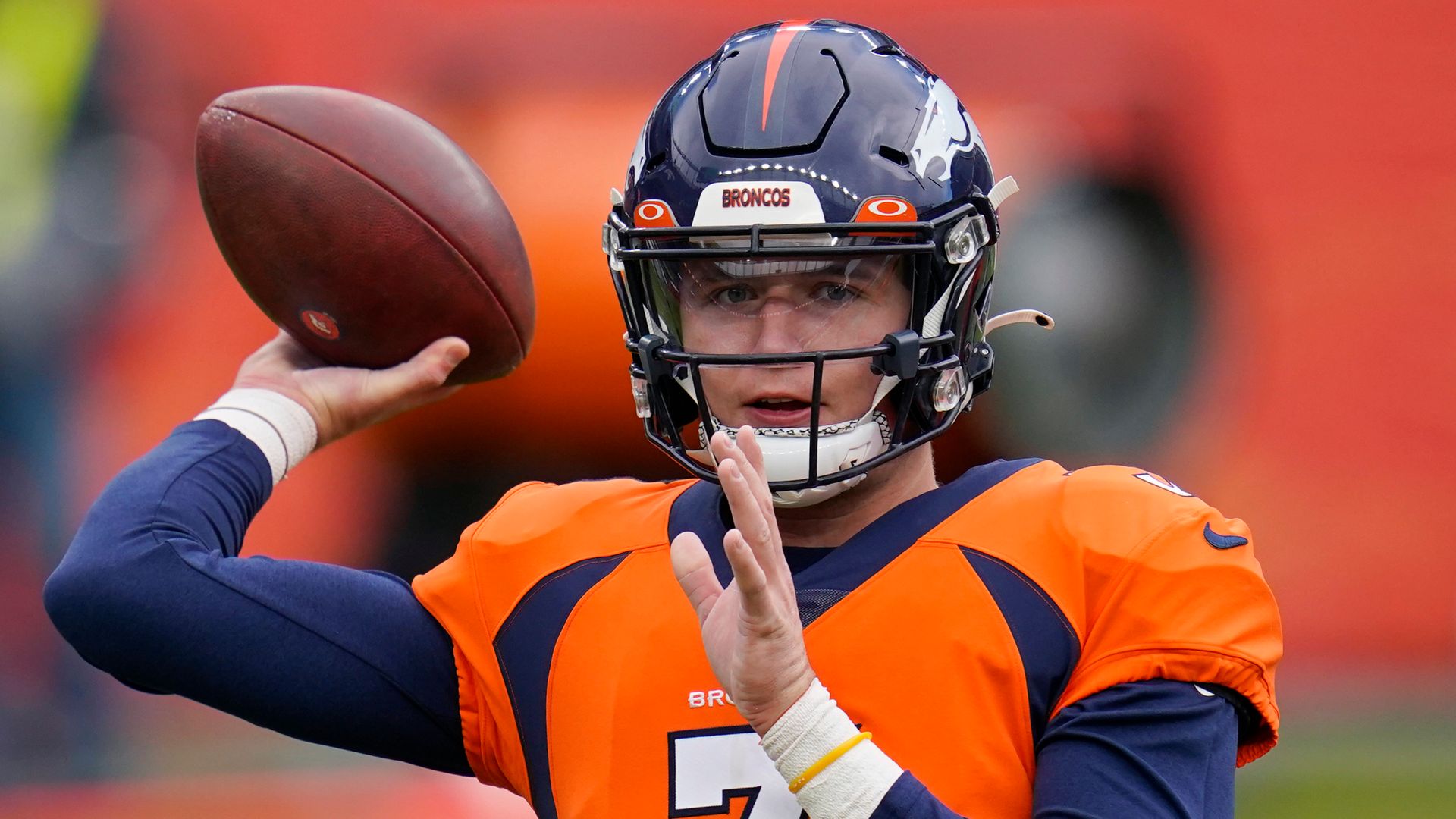 Lock, Bridgewater begin Broncos QB battle