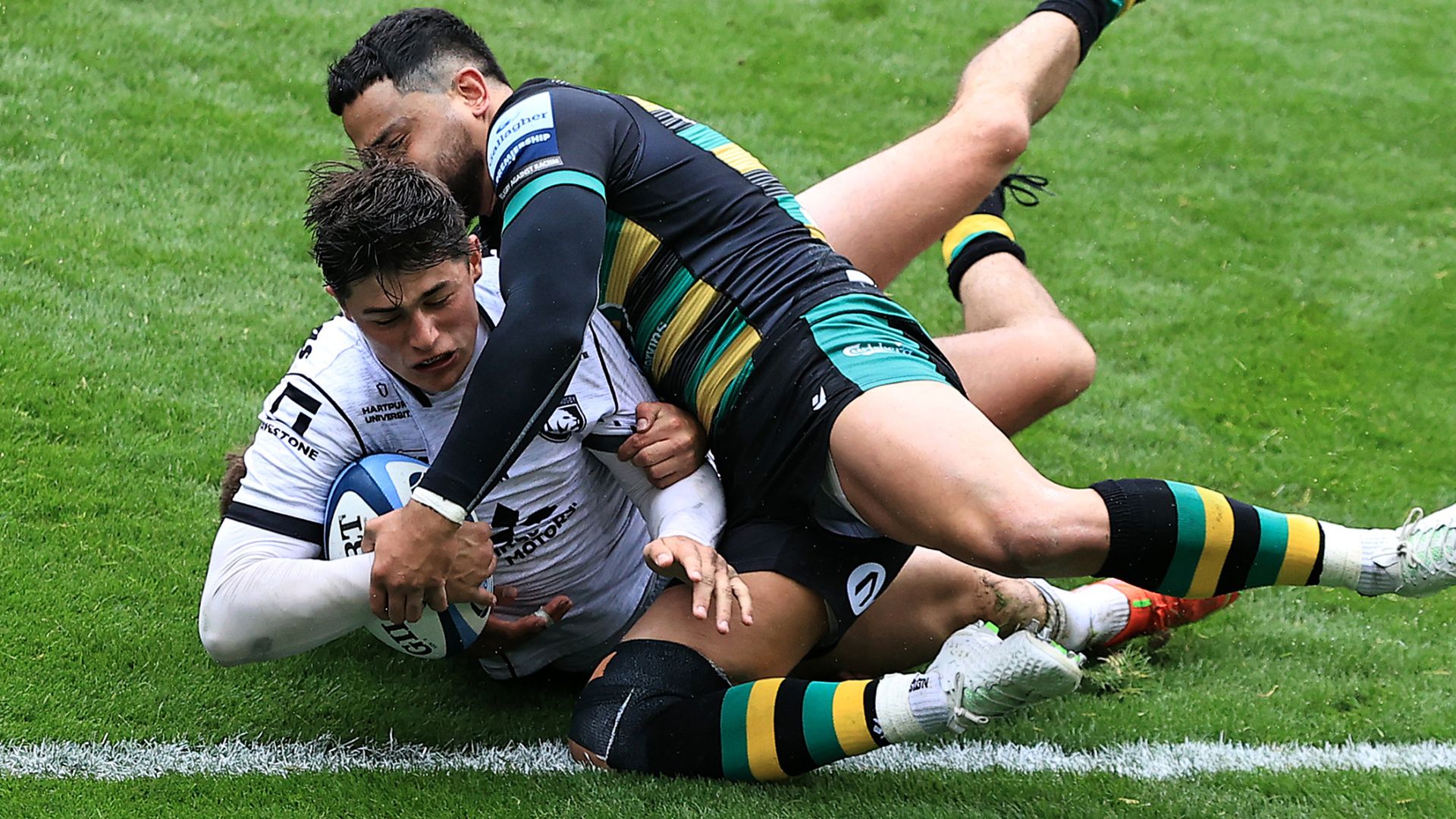 Rees-Zammit marks Lions call-up with two tries against Saints