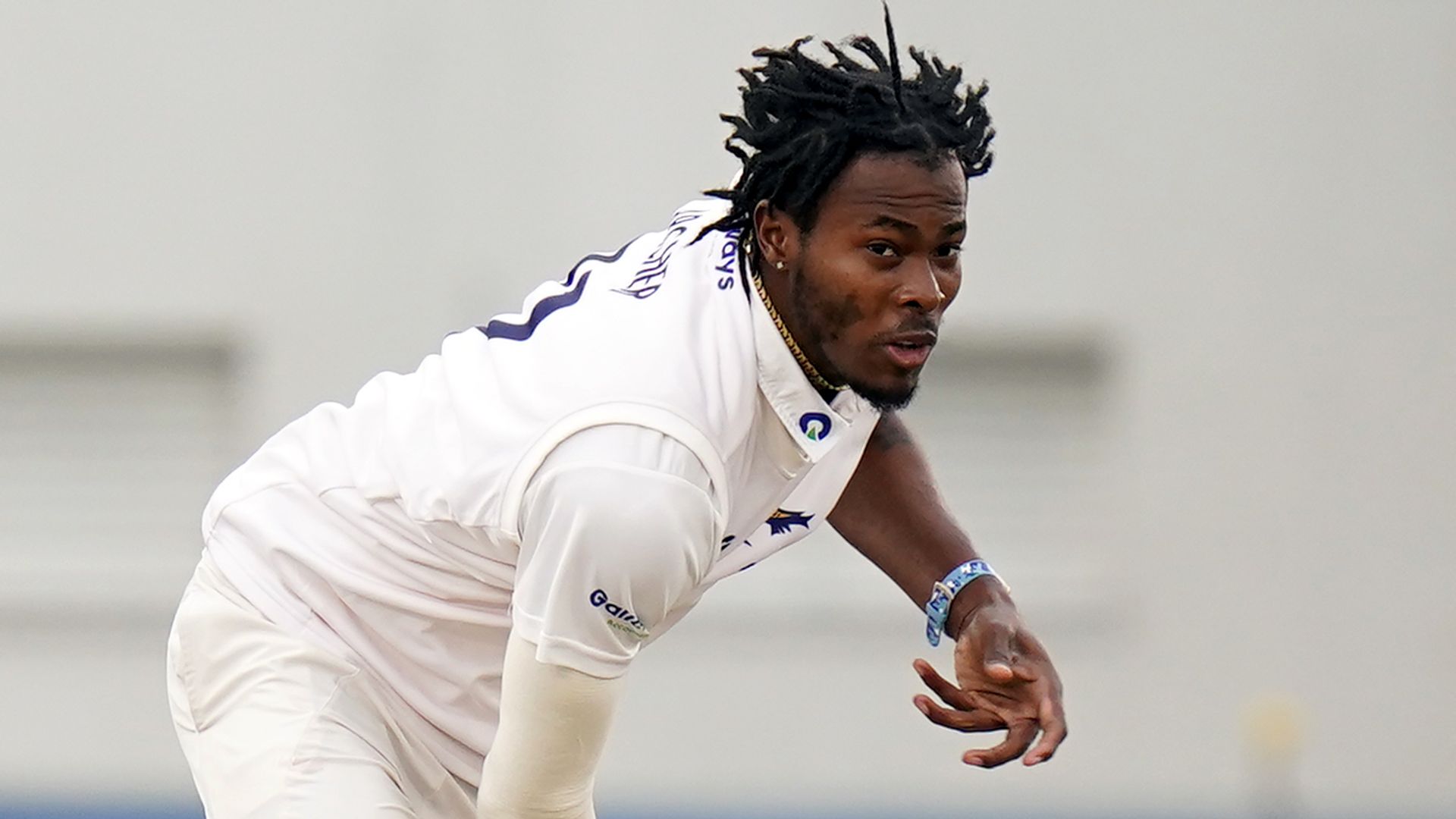 Archer unable to bowl for Sussex due to sore elbow