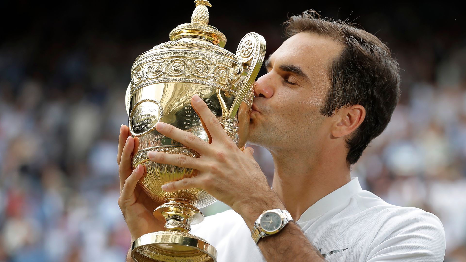 Federer looking forward to French Open and Wimbledon