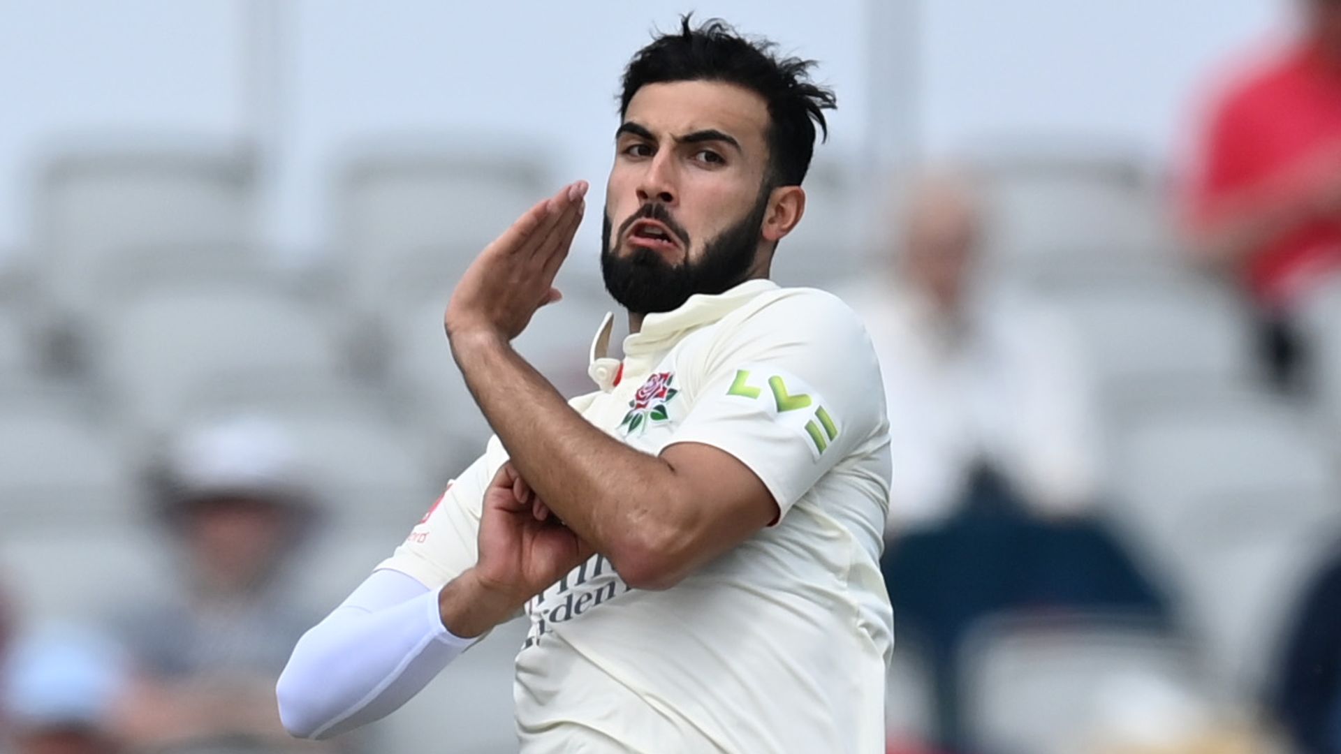 Mahmood fires as Lancashire win Yorkshire thriller