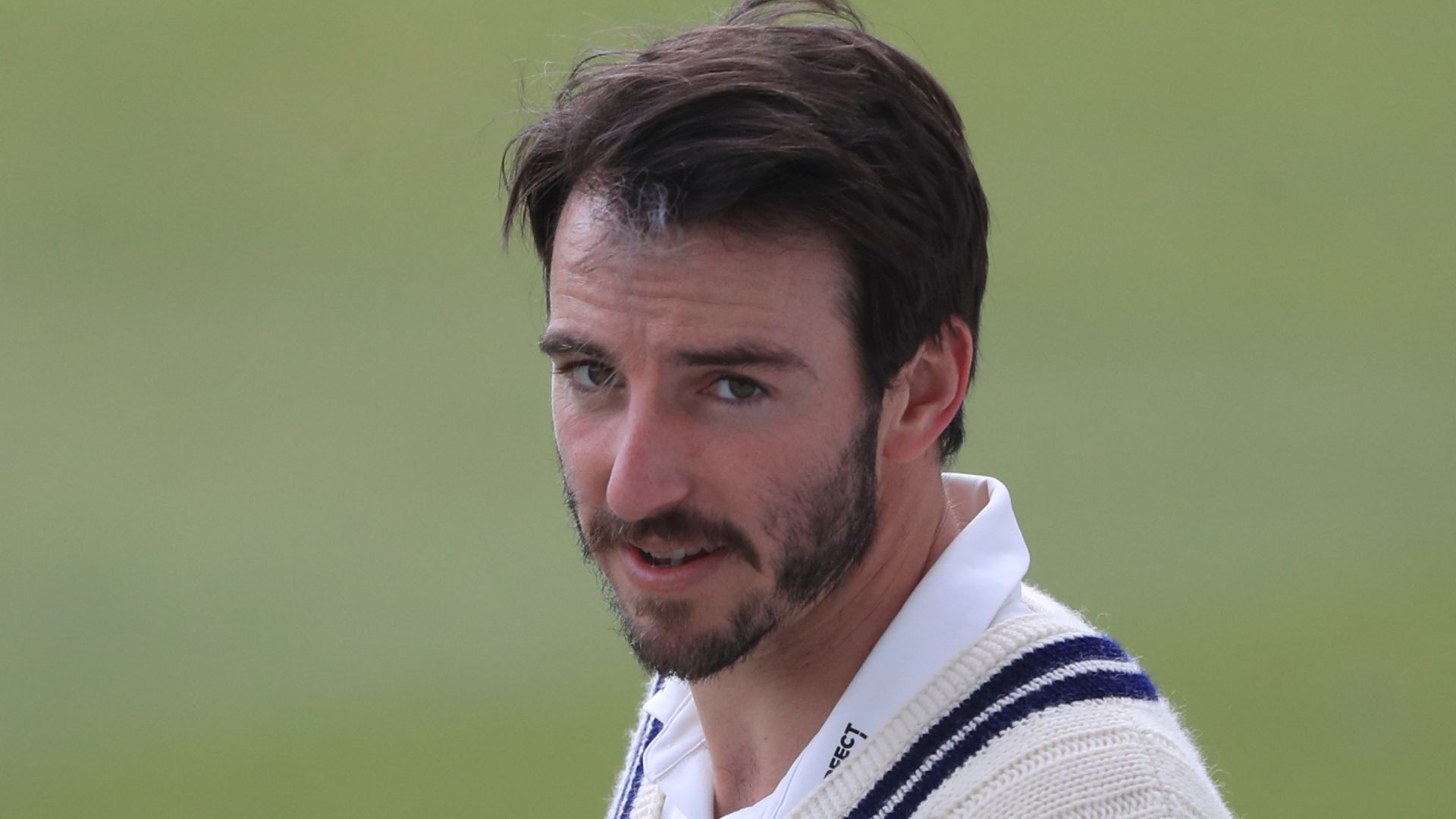 Roland-Jones set for knee surgery