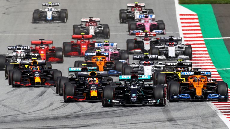 Ertelenen 2020 kampanyasını açan geçen yılki Avusturya Grand Prix'sinin başlangıcı