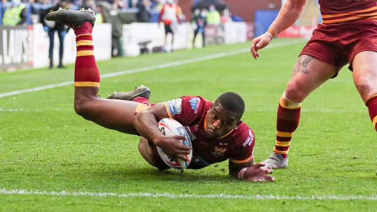 Huddersfield Giants' Jermaine McGillvary scores a try