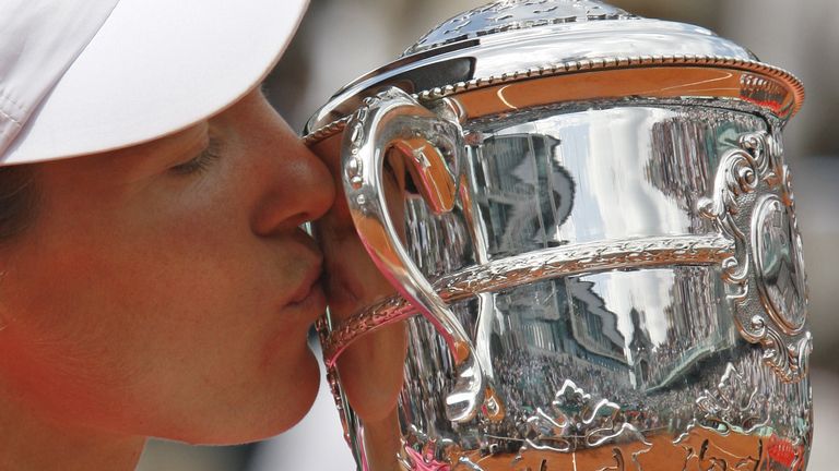 Henin to czterokrotny mistrz French Open - w tym trio zwycięstw w latach 2005-07