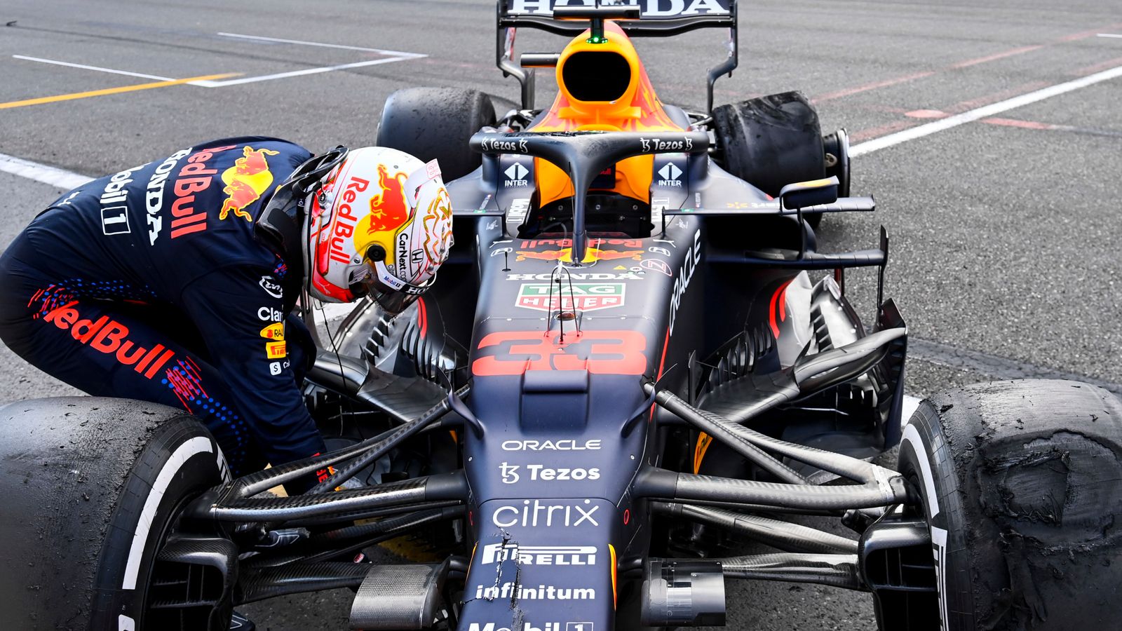 Azerbaijani GP tire bursts: Pirelli begins investigation with drivers keen to find out what went wrong