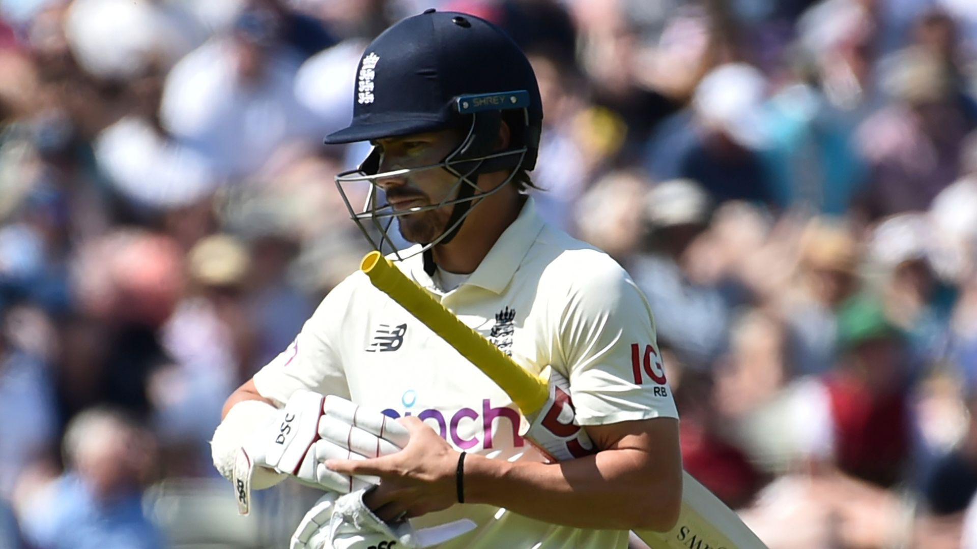 Nasser: England, NZ batting like 'chalk and cheese'
