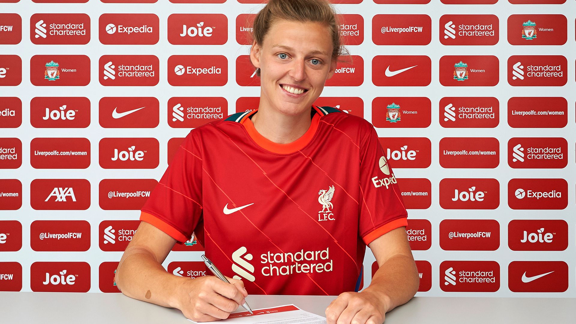 Daniels returns to Liverpool Women