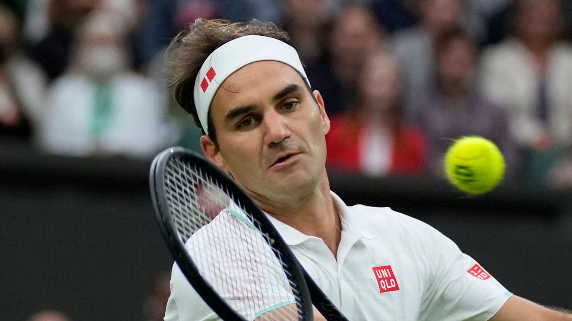 Federer progresses after Mannarino retires