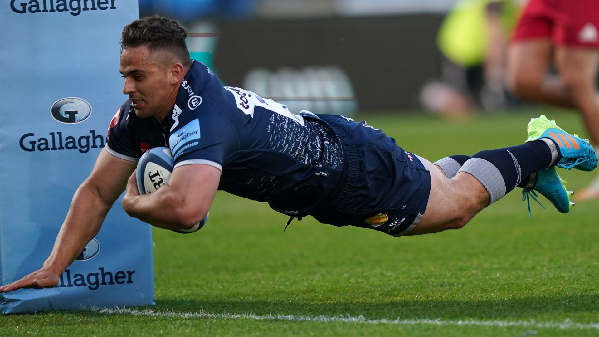 Sale batter Quins to keep home semi-final hopes alive