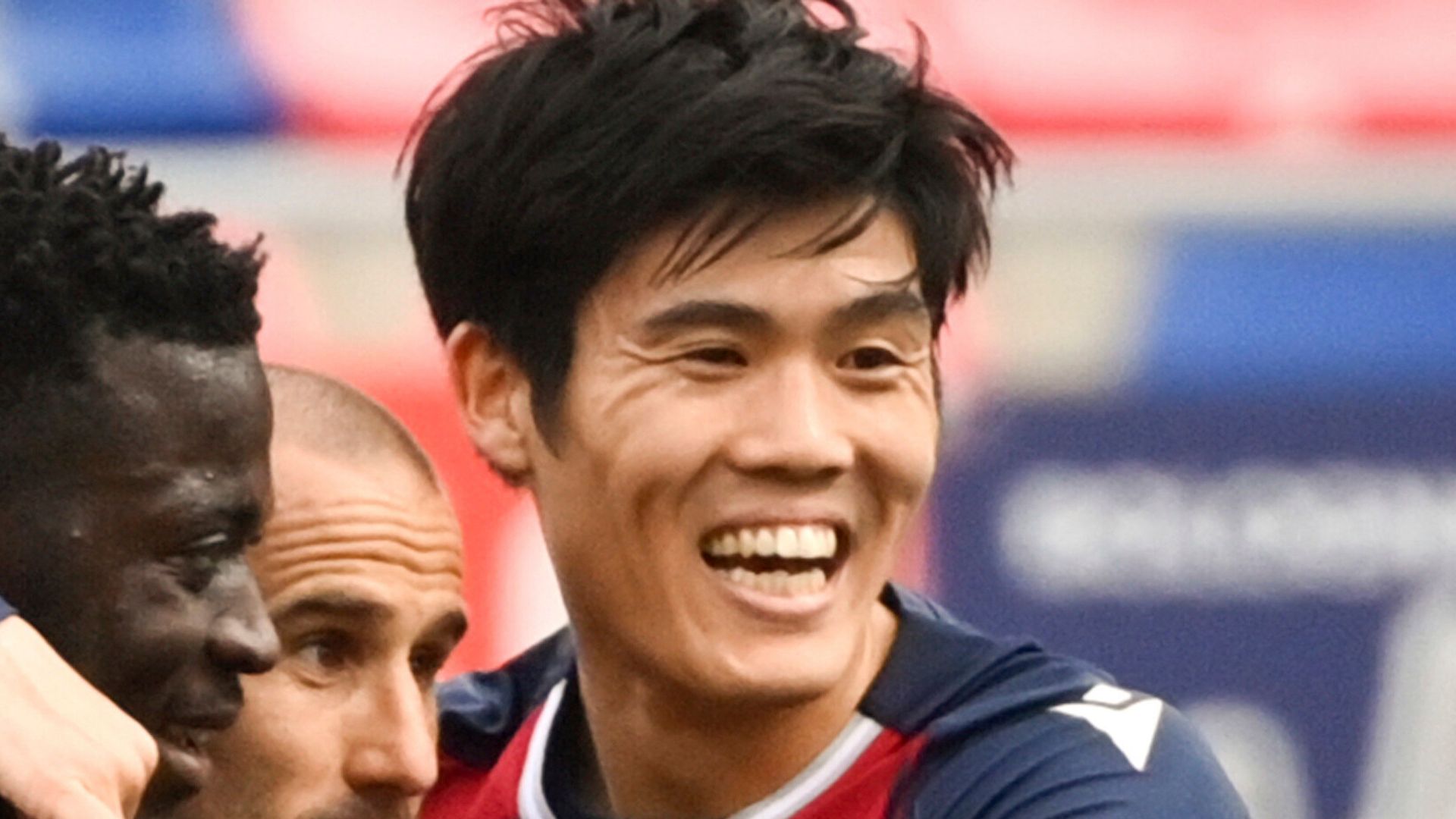 Tottenham open talks for Bologna's Tomiyasu