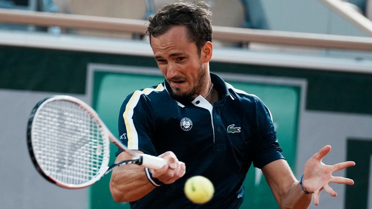 French Open: Daniil Medvedev, Stefanos Tsitsipas, Alexander Zverev advance to