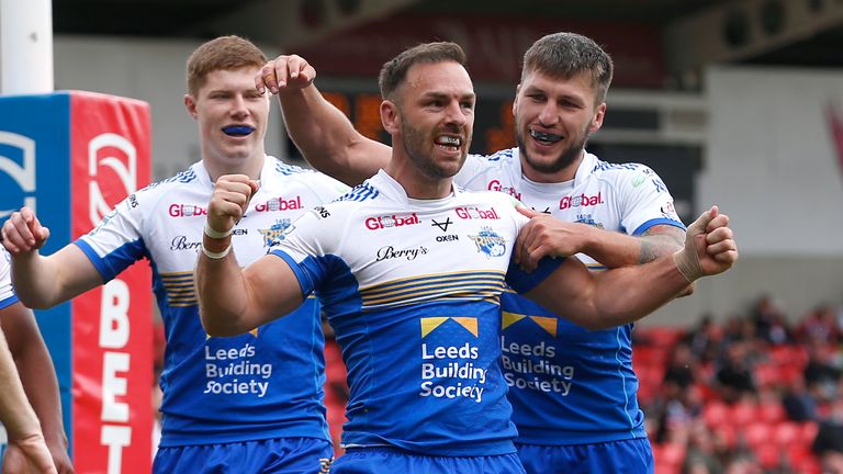 Highlights from the Betfred Super League clash between Salford Red Devils and Leeds Rhinos.