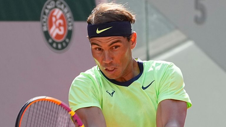 Rafael Nadal in una partita contro l'italiano Yannick Sener durante la partita del quarto turno 