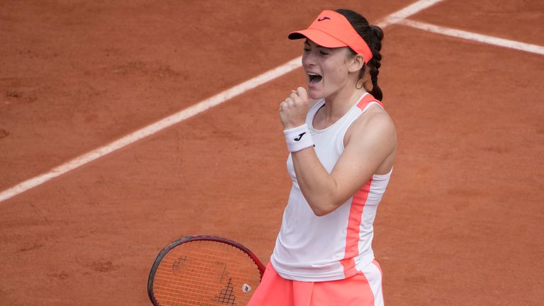 Por tercer año consecutivo en Roland Garros, dos recién llegados se enfrentarán en los cuartos de final, donde se enfrentarán Padusa y Zidancic.