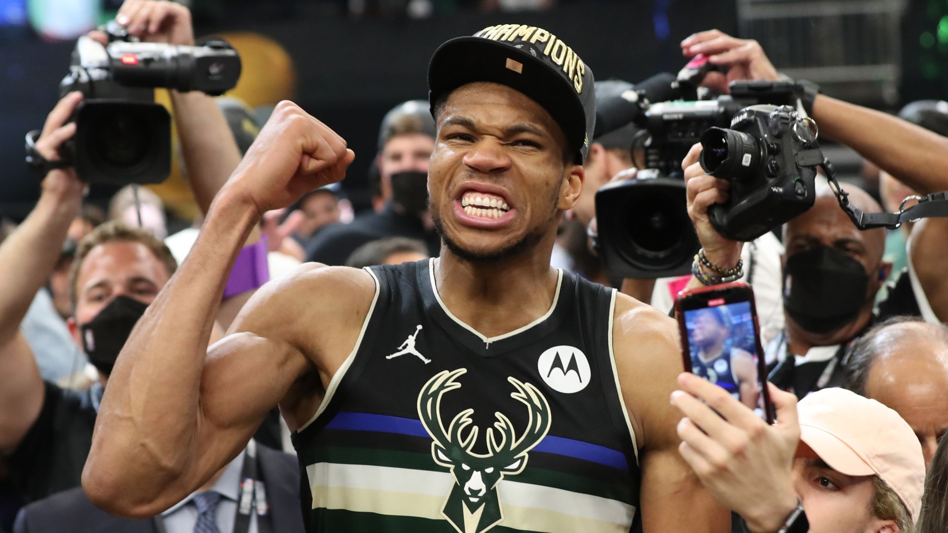 Giannis seals title for Bucks with heroic 50-point performance