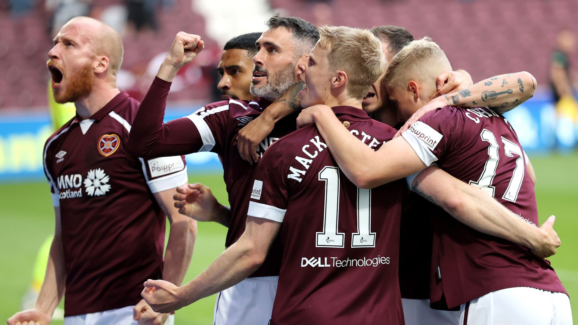 Hearts strike late to stun Celtic