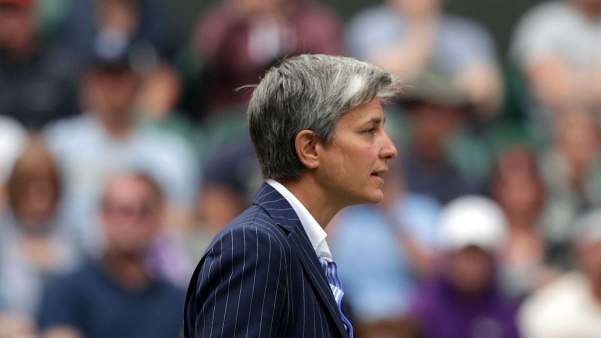 Cicak first female umpire of Wimbledon men's final