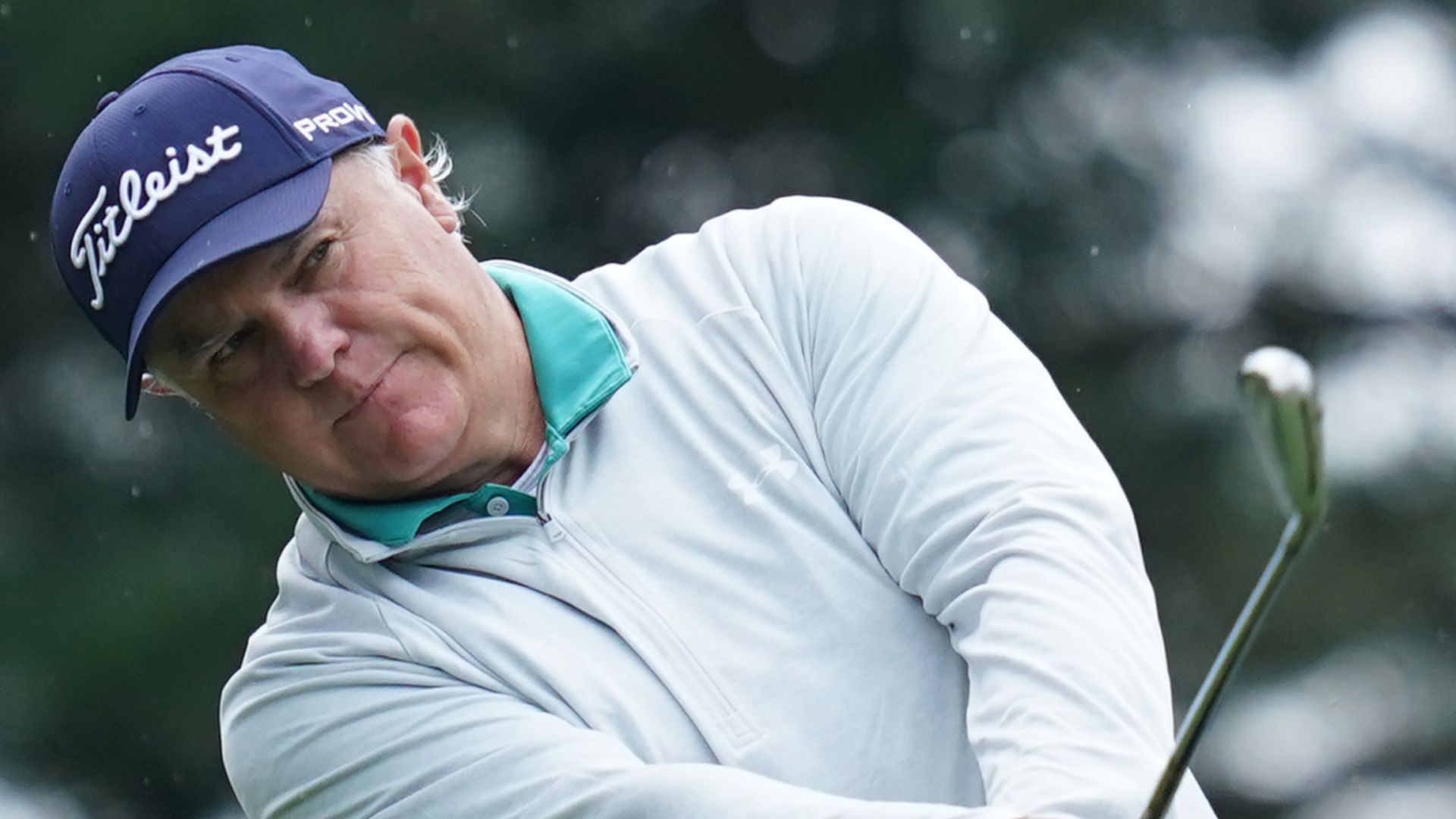 Dodd holds on for Senior Open victory
