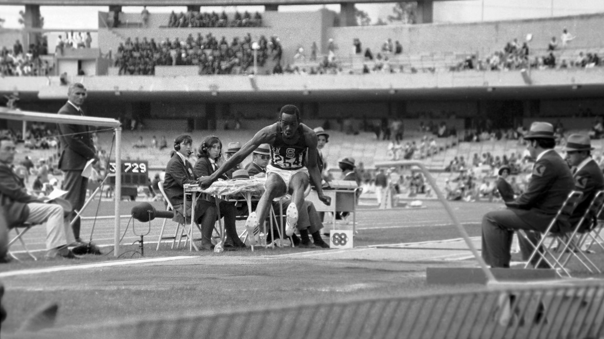 Bob Beamon: Olympic long jumper on incredible world record jump in