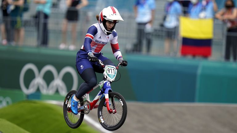 Beth Shriever beat Marina Pajon of Colombia and the Netherlands' Merel Smulders to the gold medal