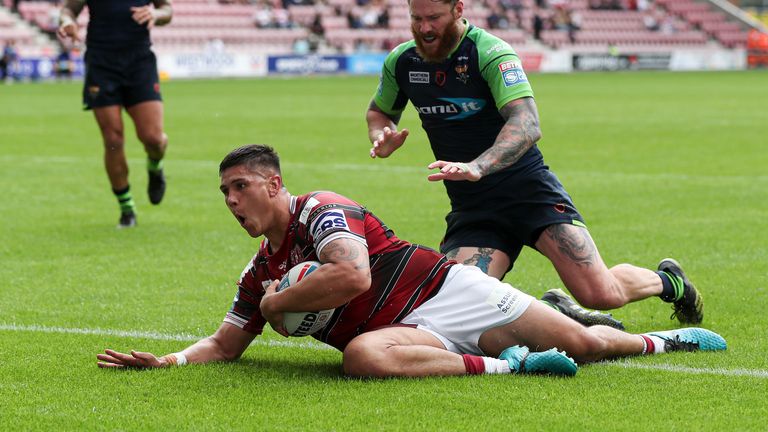 Clark levelled the game with his try, but Harry Smith missed the conversion for the lead