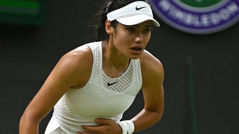 Raducanu had been noticeably struggling to breathe and, after consulting with the trainer and doctor, she took a medical timeout where it was deemed she could not continue