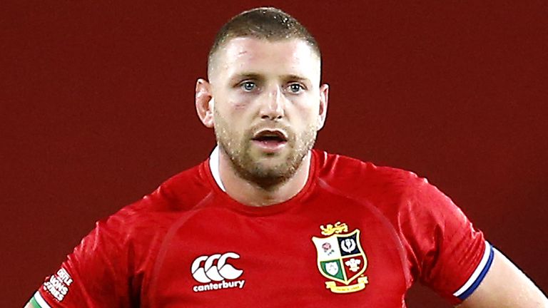 Finn Russell comenzó por la mitad volando contra Sigma Lions