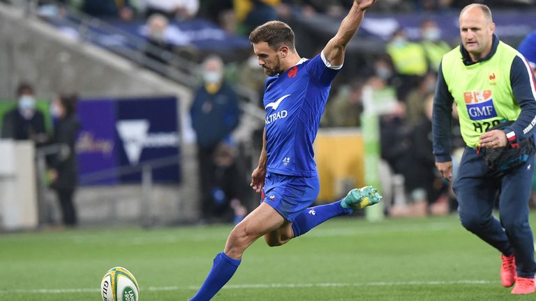 Melvyn Jaminet slots a penalty for France