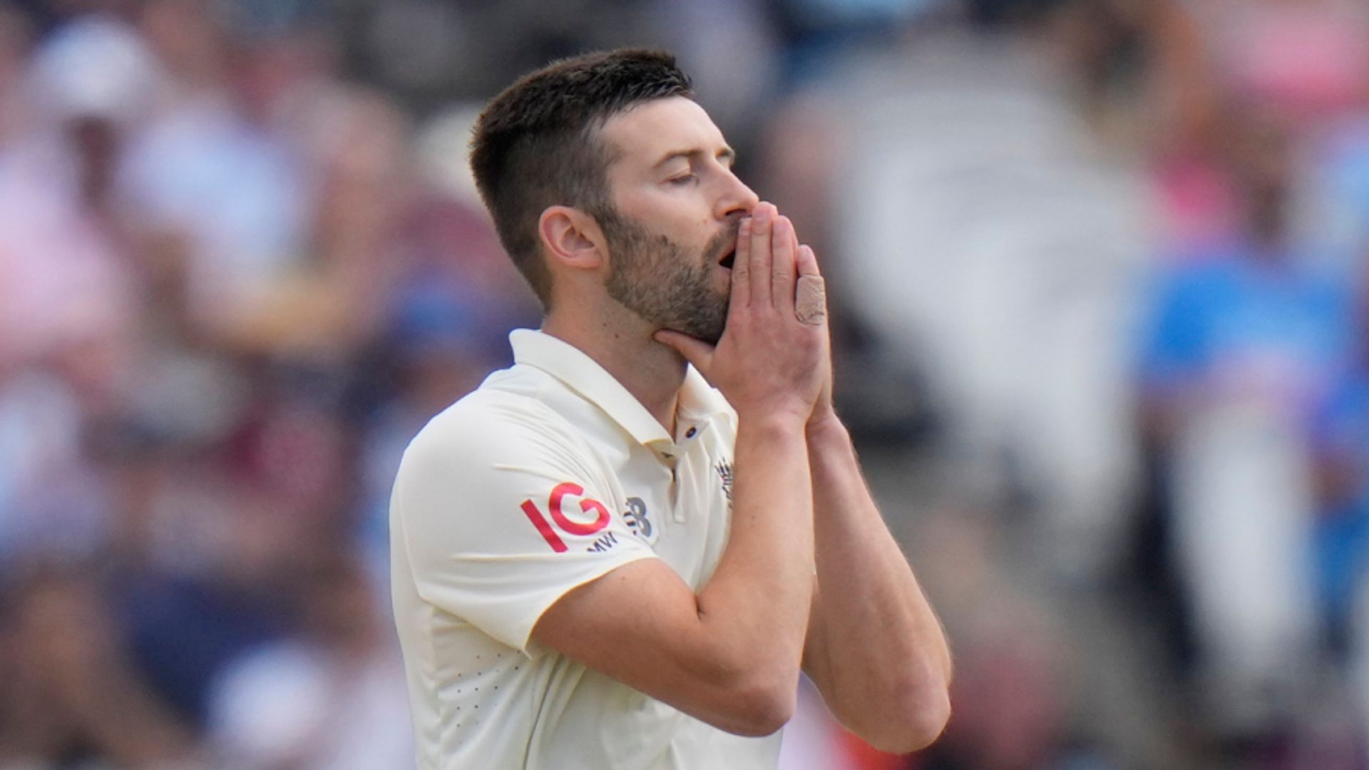 Wood ruled out of third Test with shoulder injury