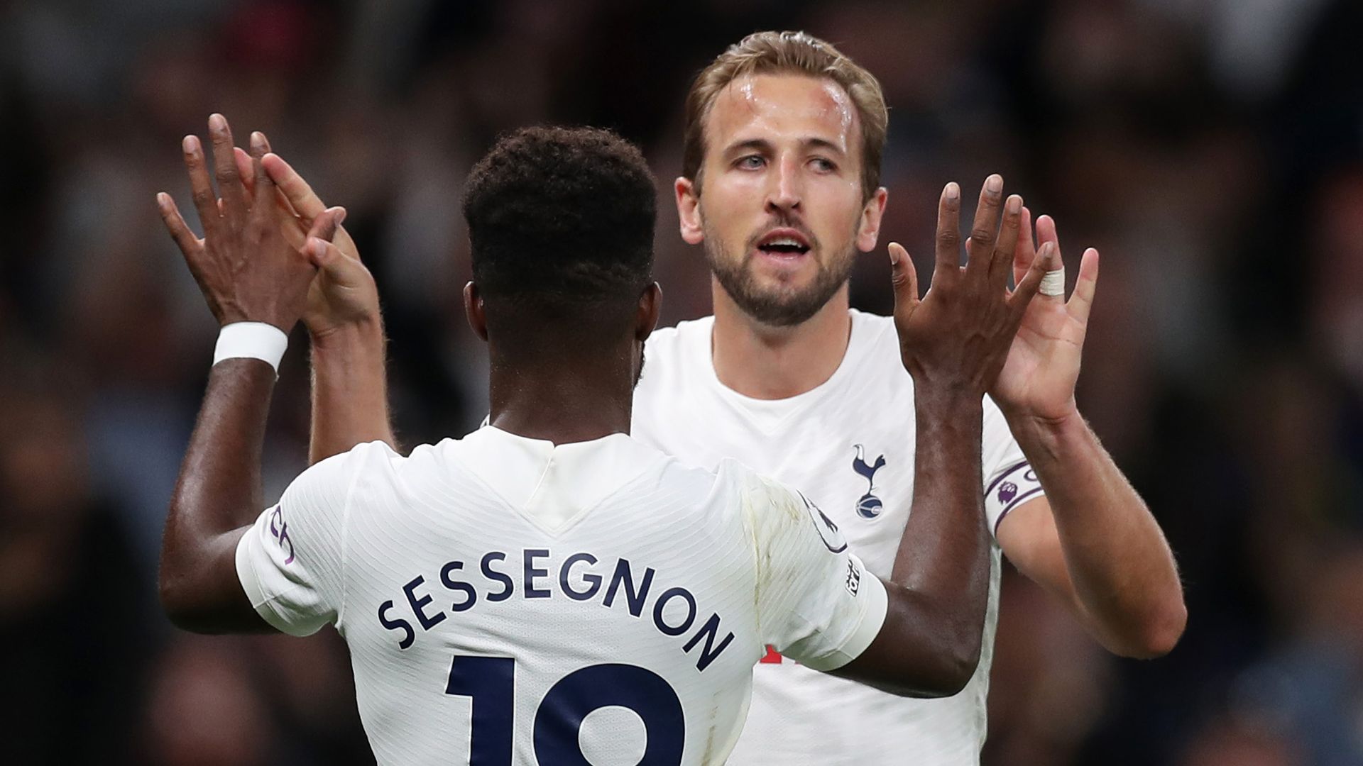 Kane double sends Spurs into ECL group stage
