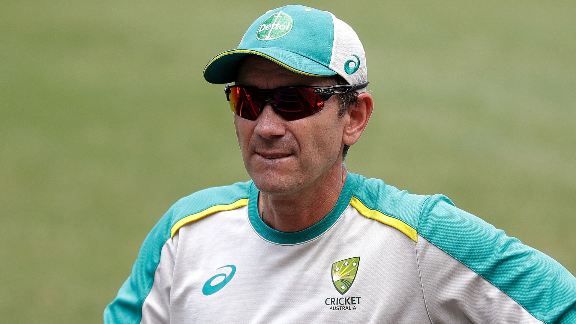 'Langer feels like Aus players are stabbing him in the back'
