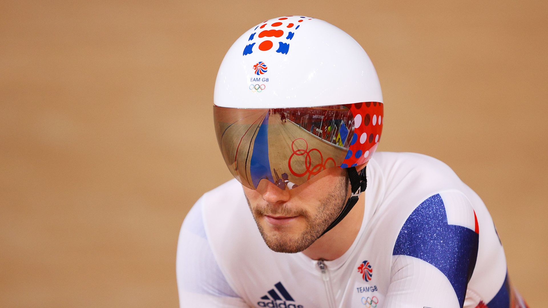 Walls wins gold for Team GB in omnium cycling