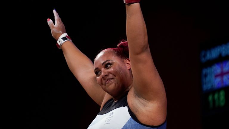 Emily Campbell broke the Commonwealth record by lifting a total of 283kg in the Olympic final